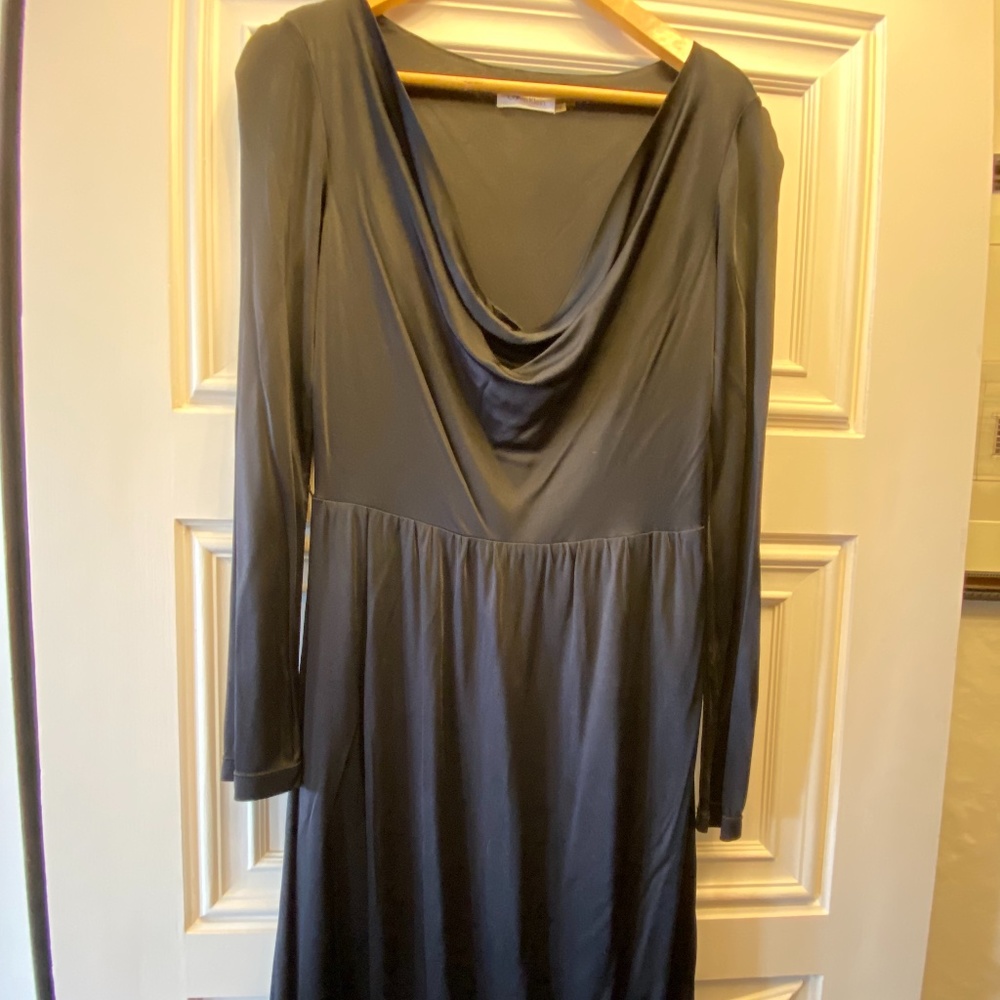 Calvin Klein LITTLE BLACK DRESS - with a twist - Size 4